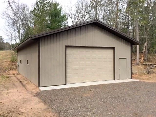 Oelkers pole building, rear view